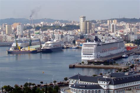 cruising la coruña|La Coruna Cruise Port Guide, Spain